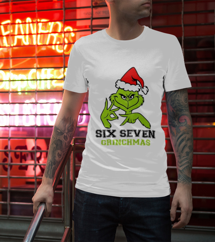 Grinch Santa Hat Six Seven Grinchmas Christmas 2025 Festive T-Shirt