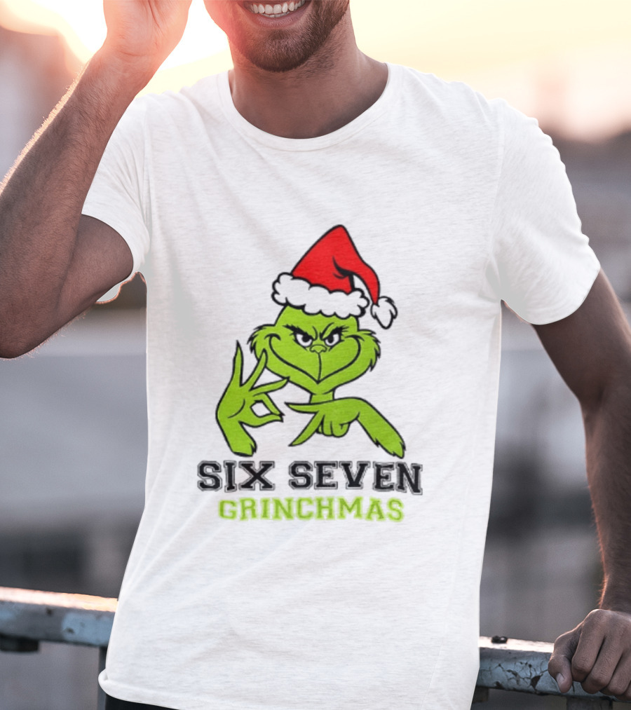 Grinch Santa Hat Six Seven Grinchmas Christmas 2025 Festive T-Shirt