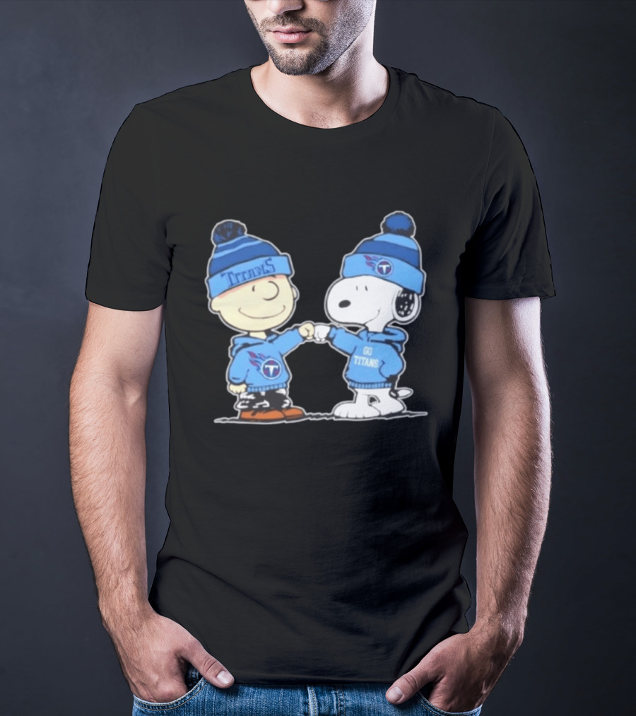 Peanuts Charlie Brown Snoopy Fist Bump Tennessee Titans Football Go Titans T-Shirt
