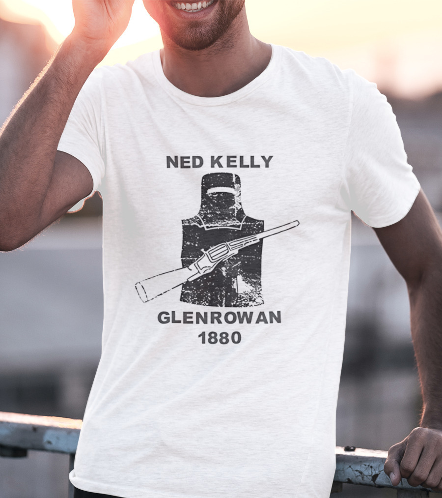 Ned Kelly Glenrowan 1880 Distressed Australian History Iconic Outlaw Image T-Shirt