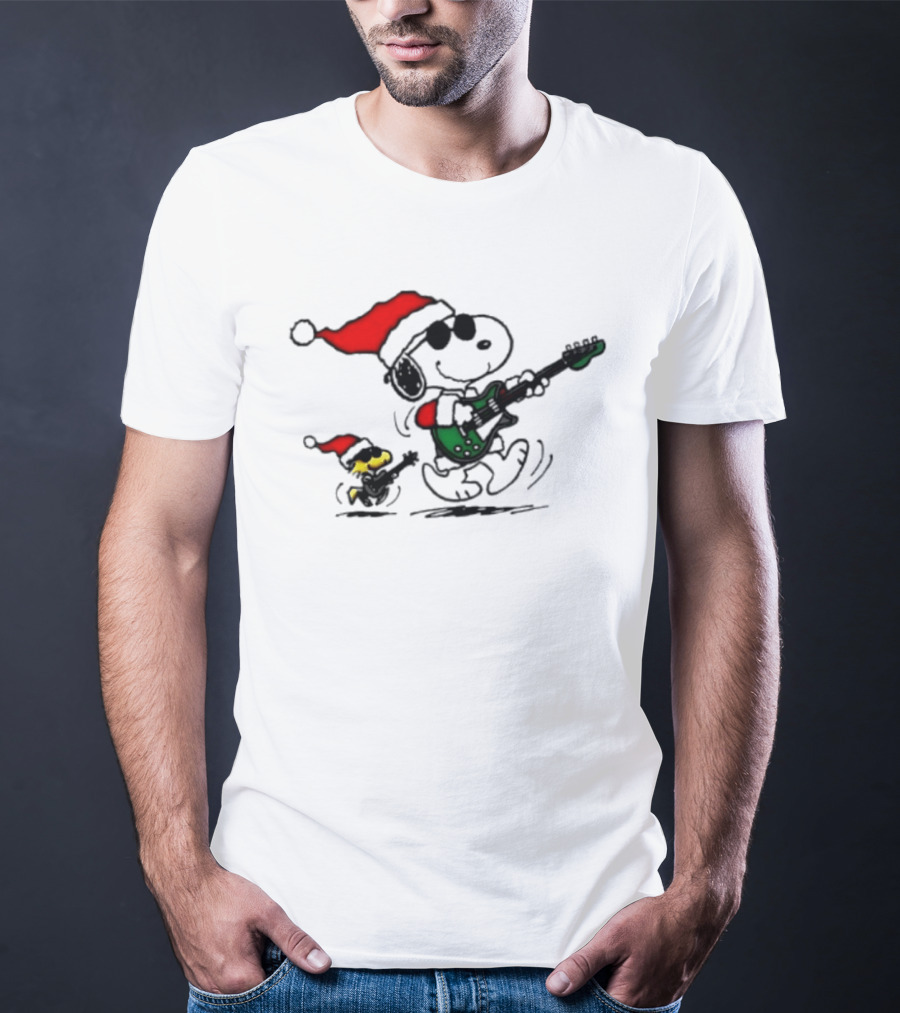 Snoopy Christmas Rocking Guitar Santa Hat Woodstock Peanuts T-Shirt