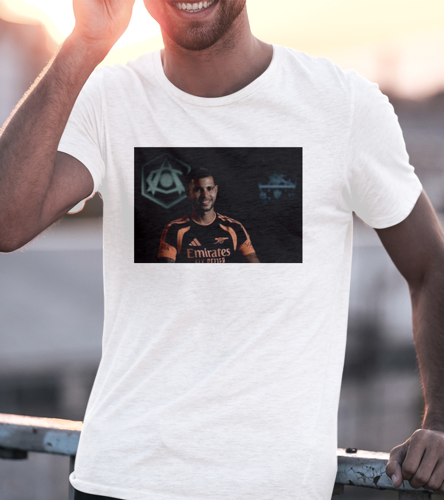 Emirates Fly Better Arsenal Move Ambitions Guimarães SOPHIA T-Shirt