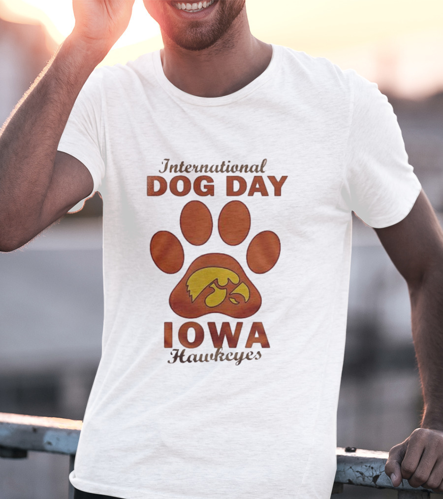 International Dog Day Iowa Hawkeyes Paw Print T-Shirt