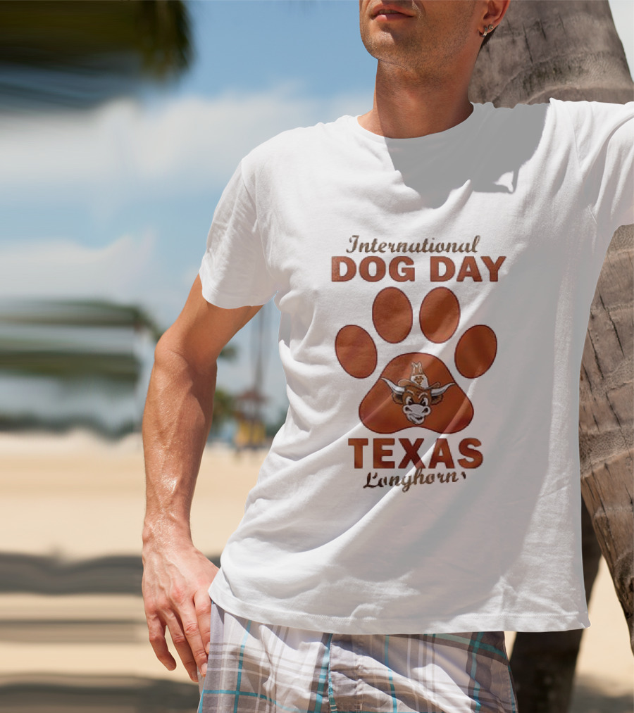 International Dog Day Texas Longhorns Paw Print T-Shirt