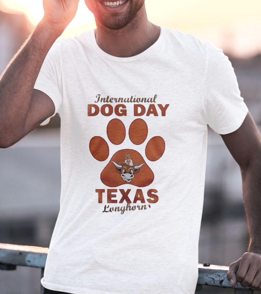 International Dog Day Texas Longhorns Paw Print T-Shirt