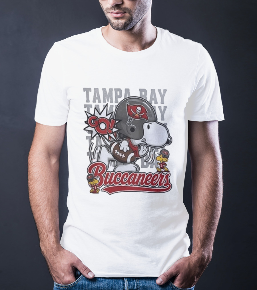 Tampa Bay Buccaneers Go Snoopy Football Peanuts Huddle T-Shirt