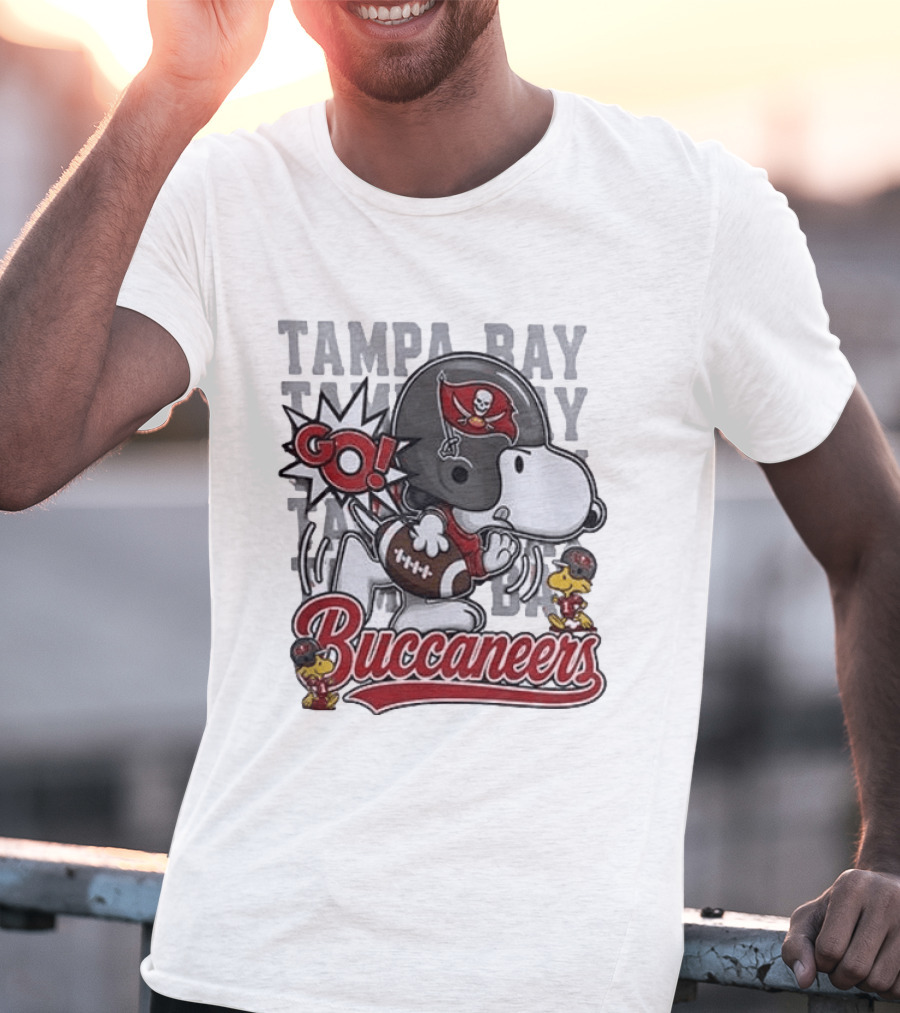 Tampa Bay Buccaneers Go Snoopy Football Peanuts Huddle T-Shirt