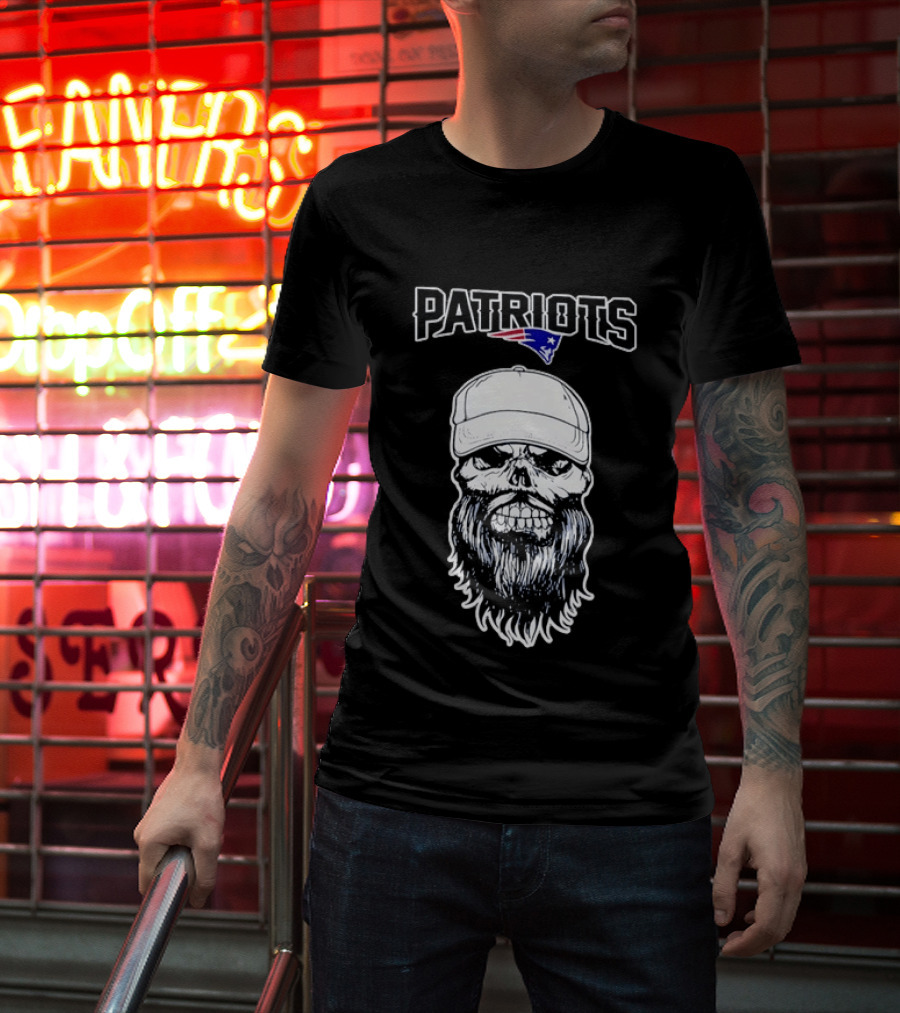 Patriots Bearded Skull With Cap Football Fan T-Shirt