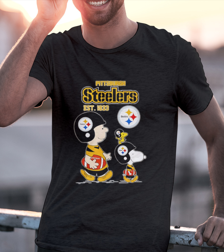 Pittsburgh Steelers Peanuts Charlie Brown Snoopy Football Est 1933 T-Shirt