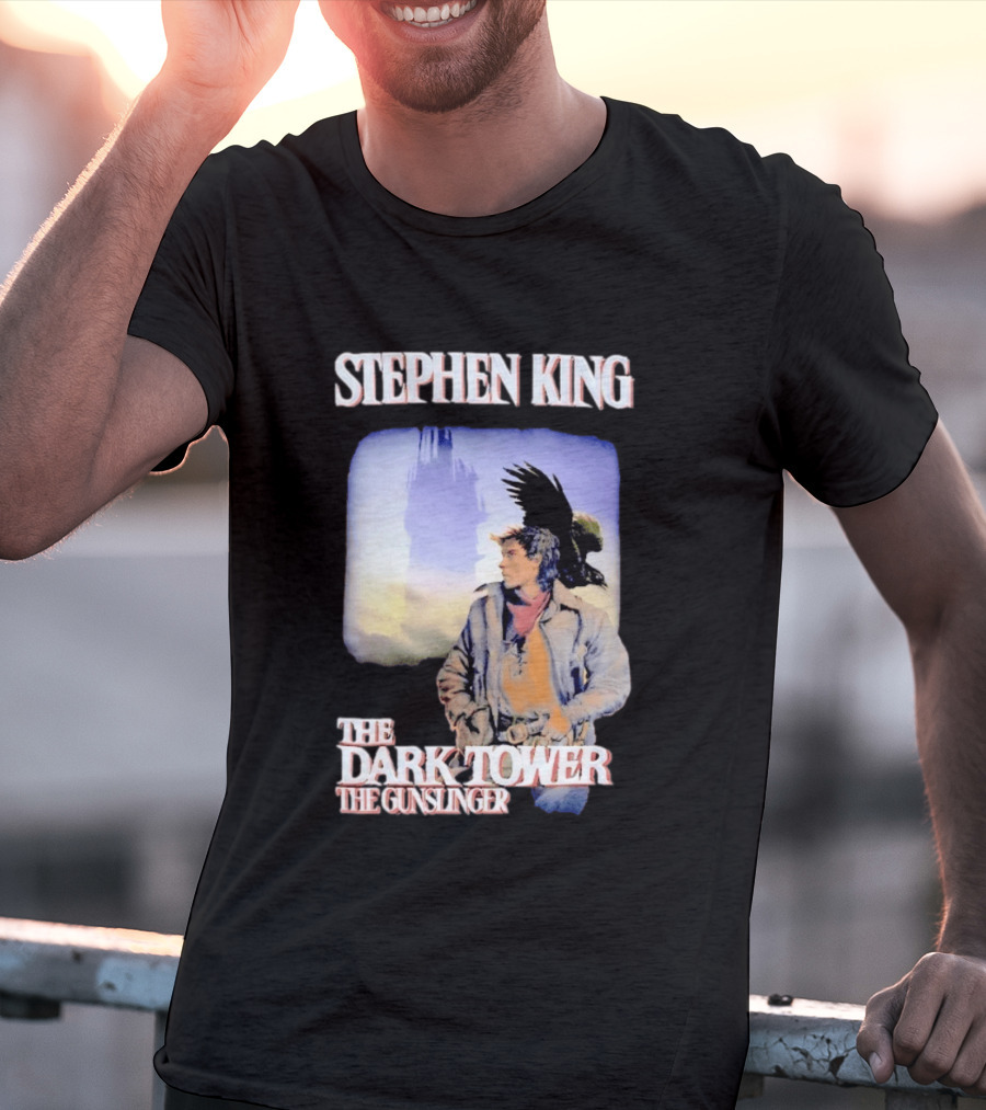 Stephen King The Dark Tower The Gunslinger Artwork With Gunslinger And Raven T-Shirt