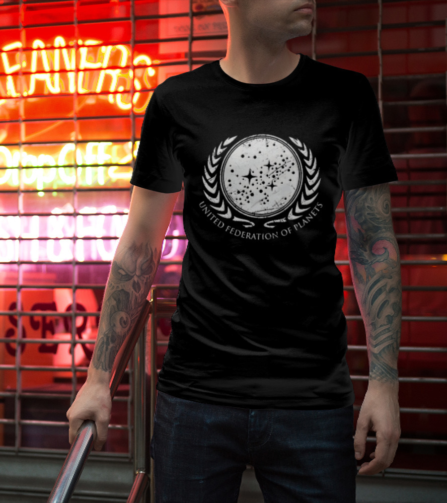 United Federation Of Planets Distressed Star Field Laurel Wreath T-Shirt
