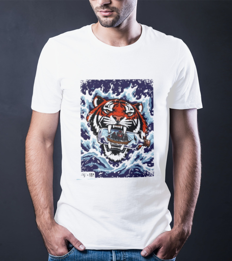 Cincinnati Bengals Vs Tampa Bay Buccaneers Tiger Ship Ocean Clash T-Shirt