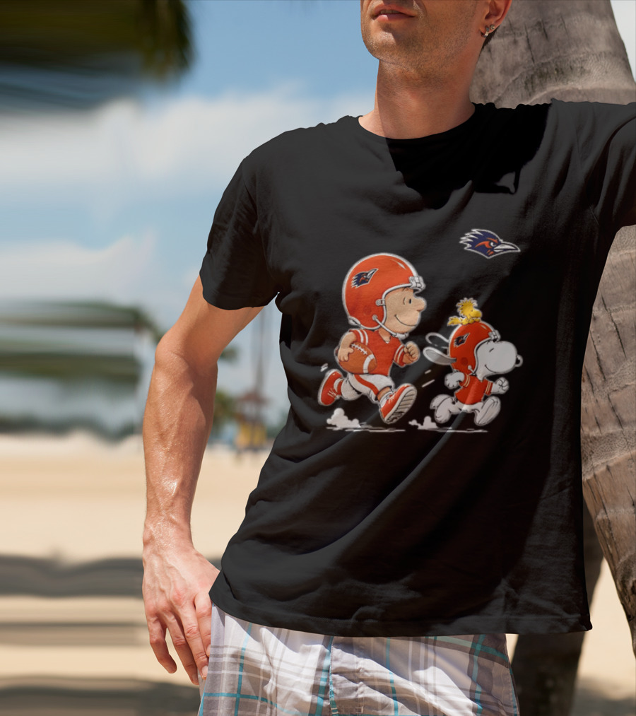Charlie Brown Woodstock Snoopy UTSA Roadrunners Football 2026 T-Shirt