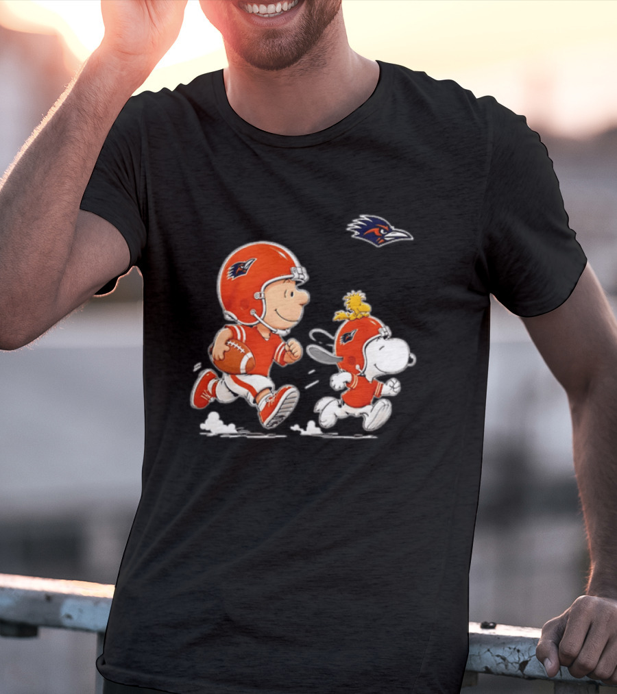 Charlie Brown Woodstock Snoopy UTSA Roadrunners Football 2026 T-Shirt