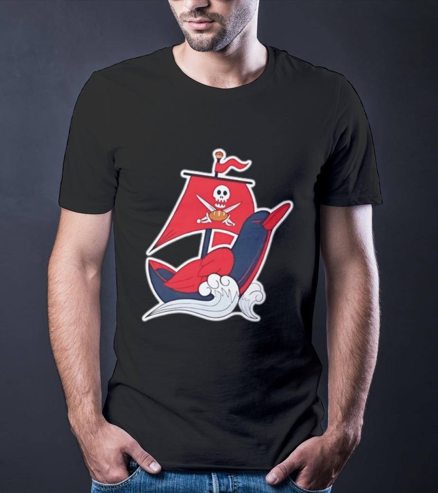 Tampa Bay Buccaneers Pirate Ship Football Skull Crossed Swords Sails T-Shirt