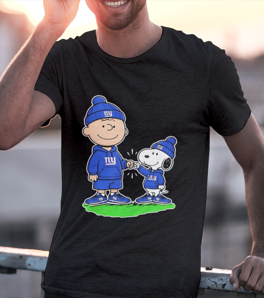 Snoopy And Charlie Brown NY Giants NFL Collaboration T-Shirt
