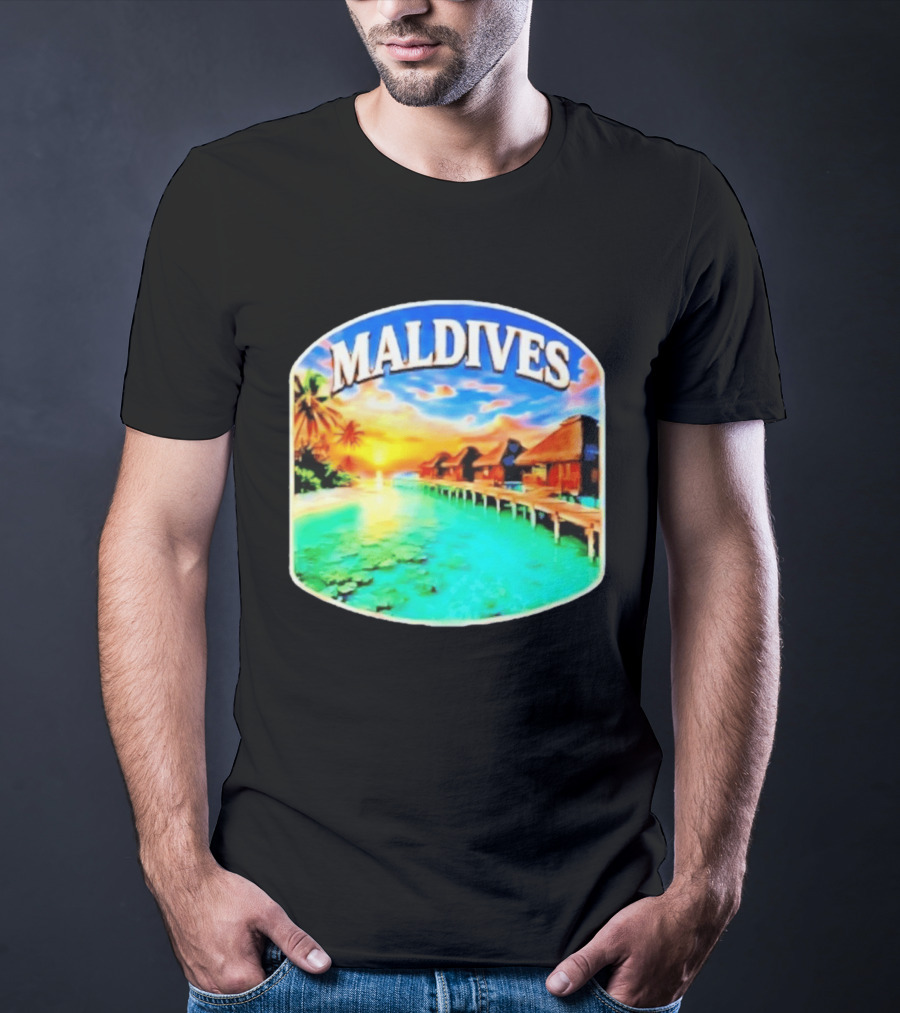 Maldives Tropical Sunset Overwater Bungalows Exquisite Island Escape T-Shirt