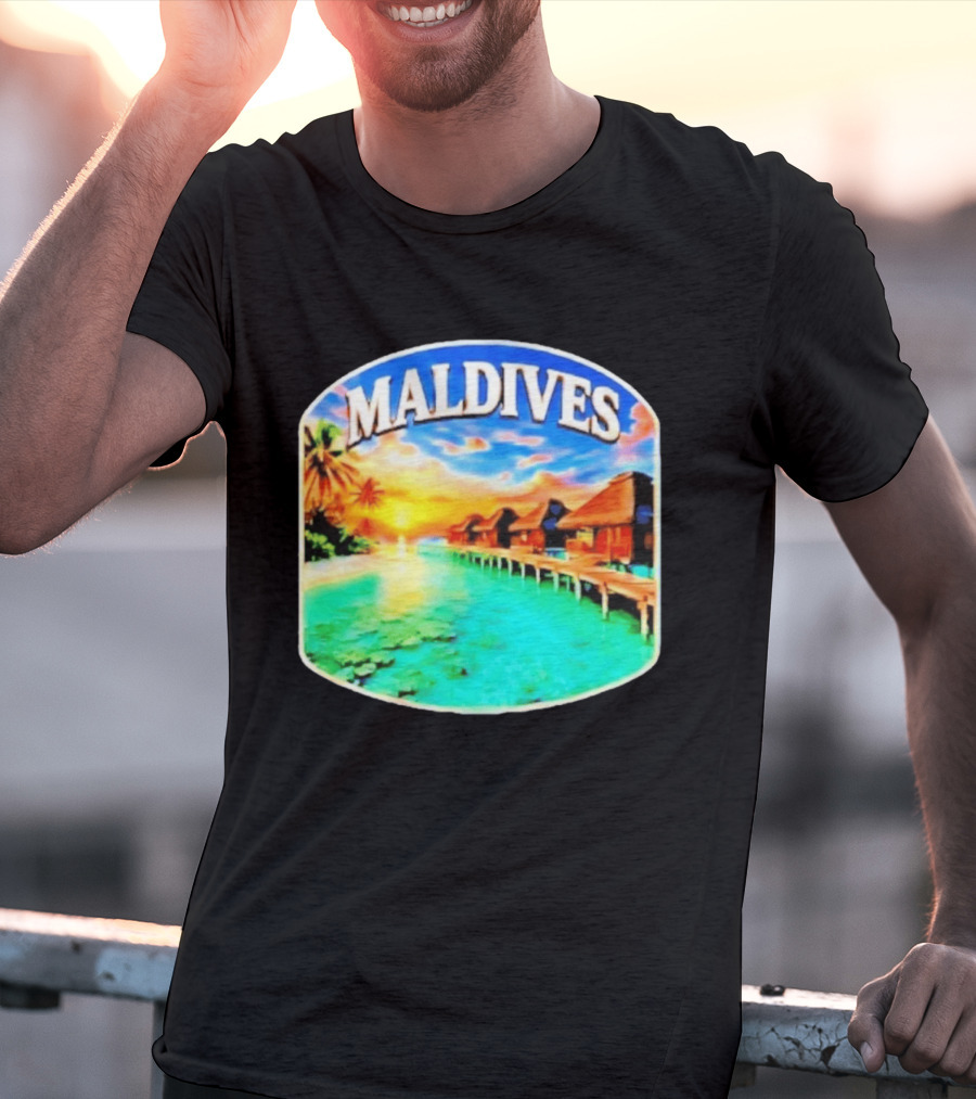 Maldives Tropical Sunset Overwater Bungalows Exquisite Island Escape T-Shirt