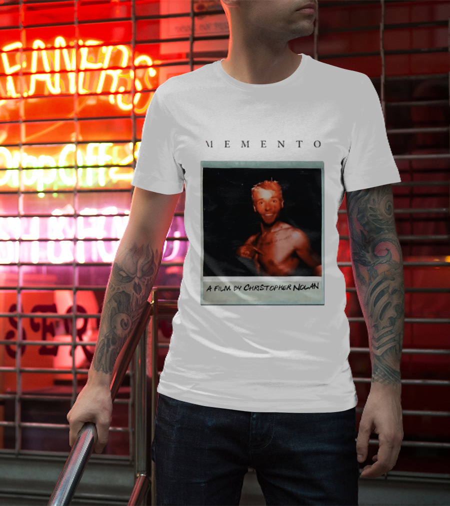 Memento A Film By Christopher Nolan Guy Pearce Polaroid Image T-Shirt