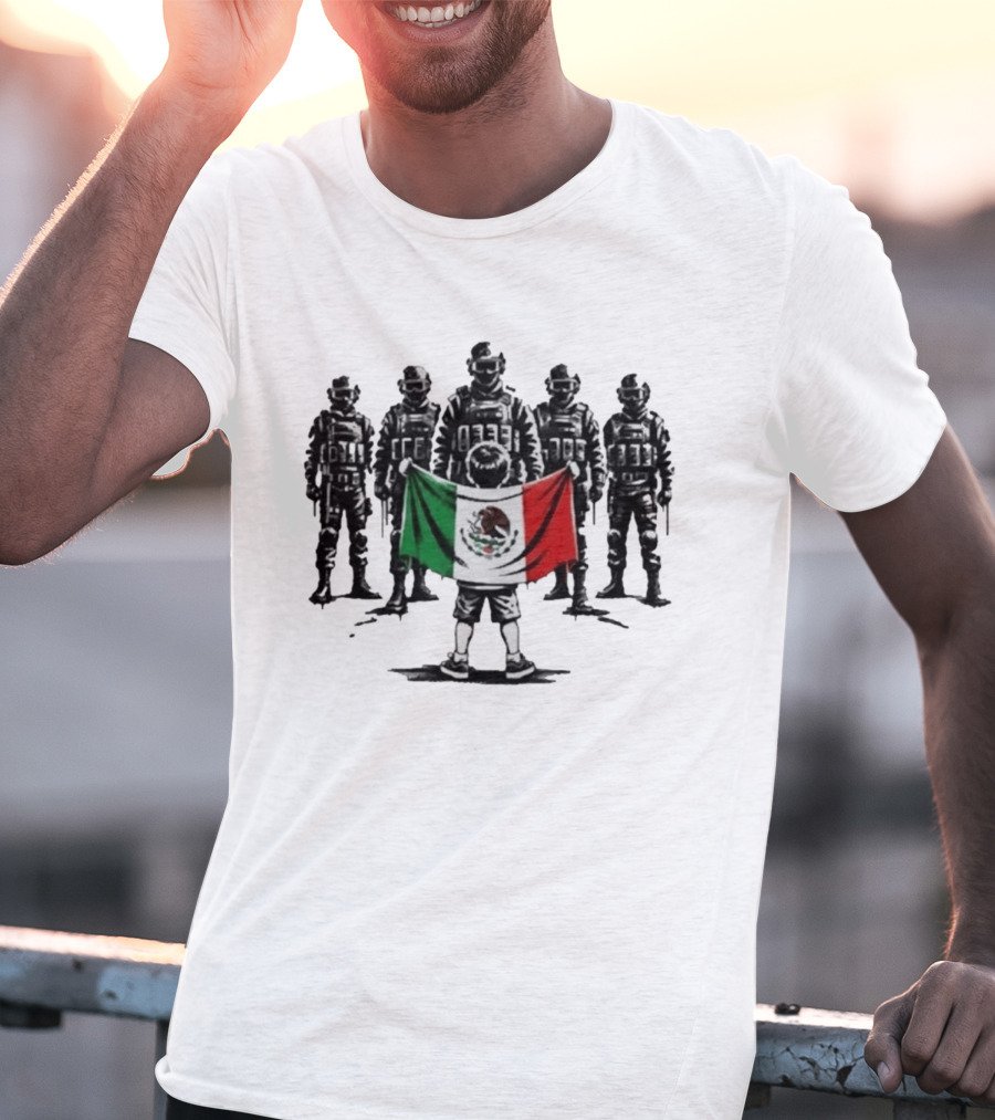 Todos Luchamos Mexican Flag Soldiers Protest T-Shirt