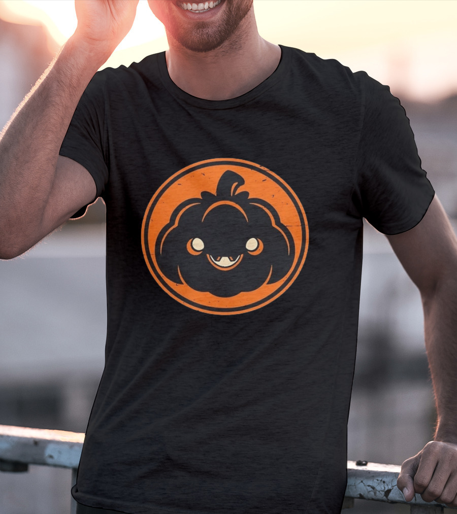 Jack O' Lantern Pumpkin Face Distressed Vintage Halloween Icon Orange Circle T-Shirt