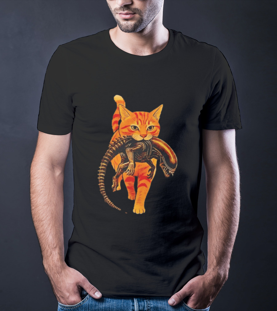 Orange Tabby Cat Holding Alien Xenomorph Iconic Fusion T-Shirt