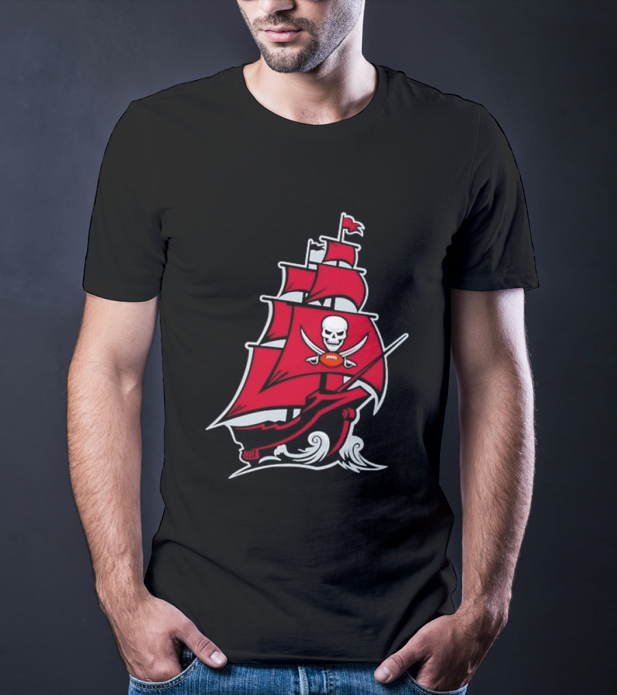 Tampa Bay Buccaneers Pirate Ship Skull Football T-Shirt