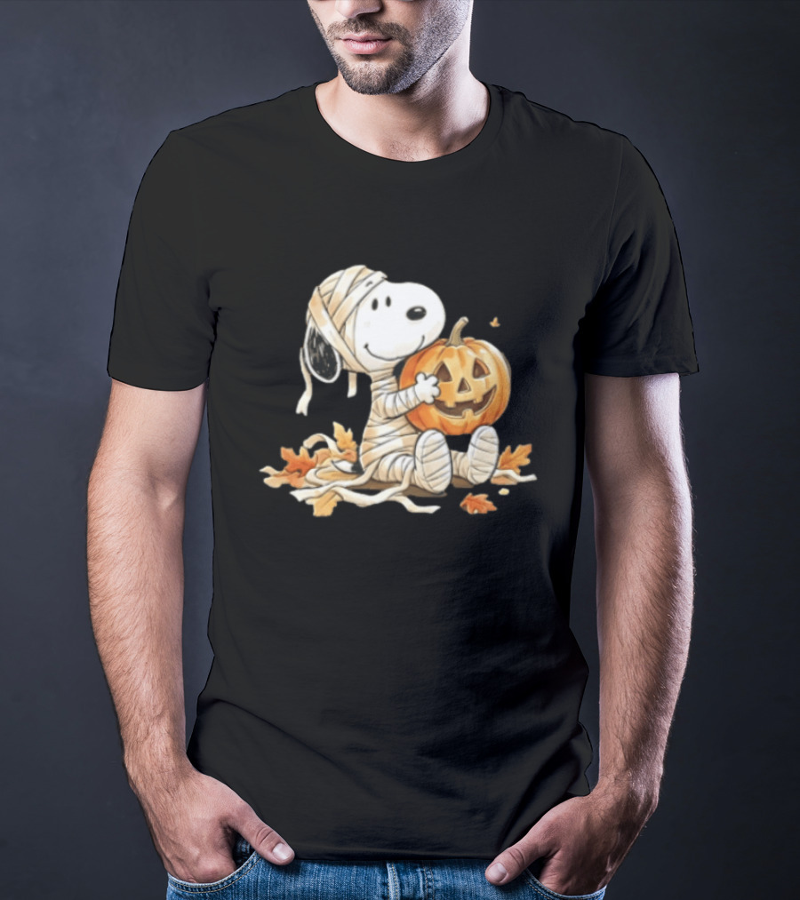 Mummy Snoopy Holding Jack O Lantern Halloween Peanuts Cartoon T-Shirt