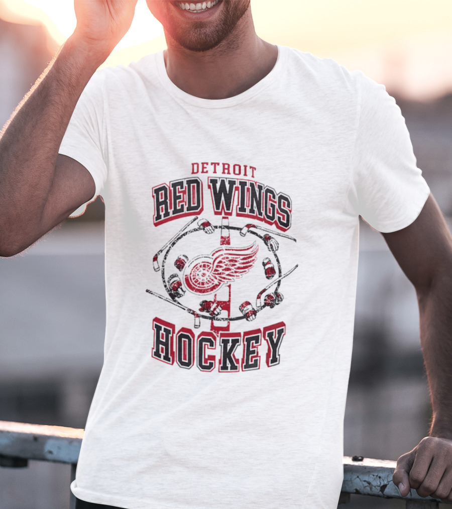 Detroit Red Wings Hockey Vintage Style Distressed Circle T-Shirt