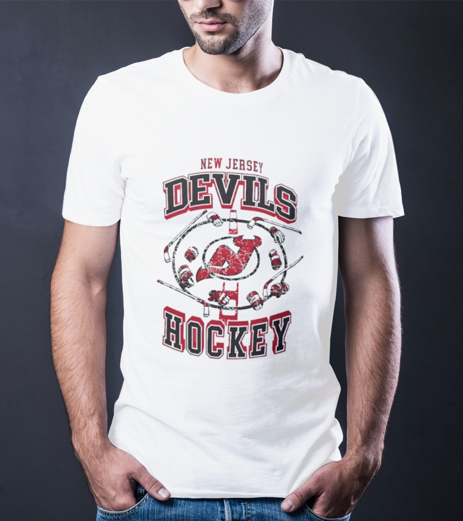 New Jersey Devils Hockey Distressed Vintage Style NHL Fan Gear T-Shirt