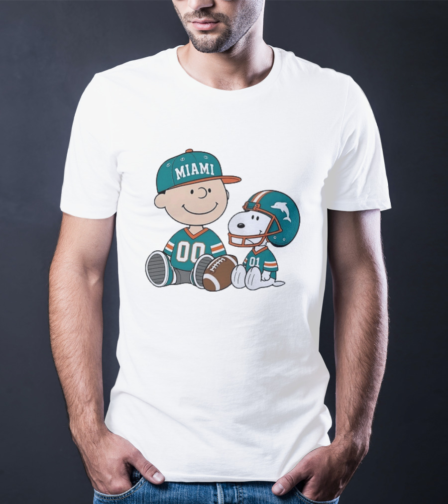 Miami Dolphins Charlie Brown Snoopy Football Fans 00 01 Jersey T-Shirt