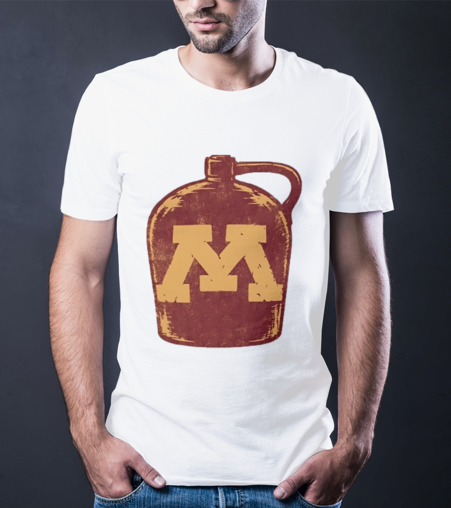 Minnesota Golden Gophers Distressed M Jug T-Shirt