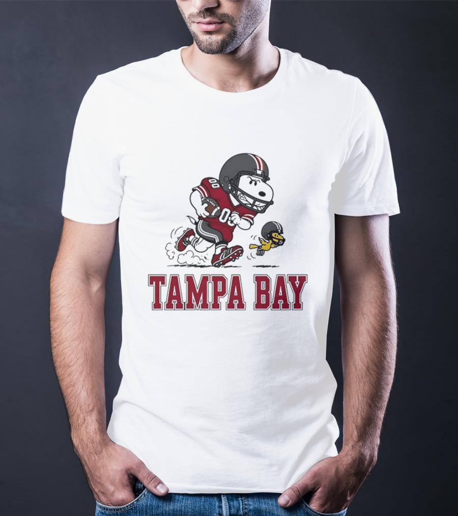 Tampa Bay Buccaneers Snoopy Woodstock Football Collaboration T-Shirt