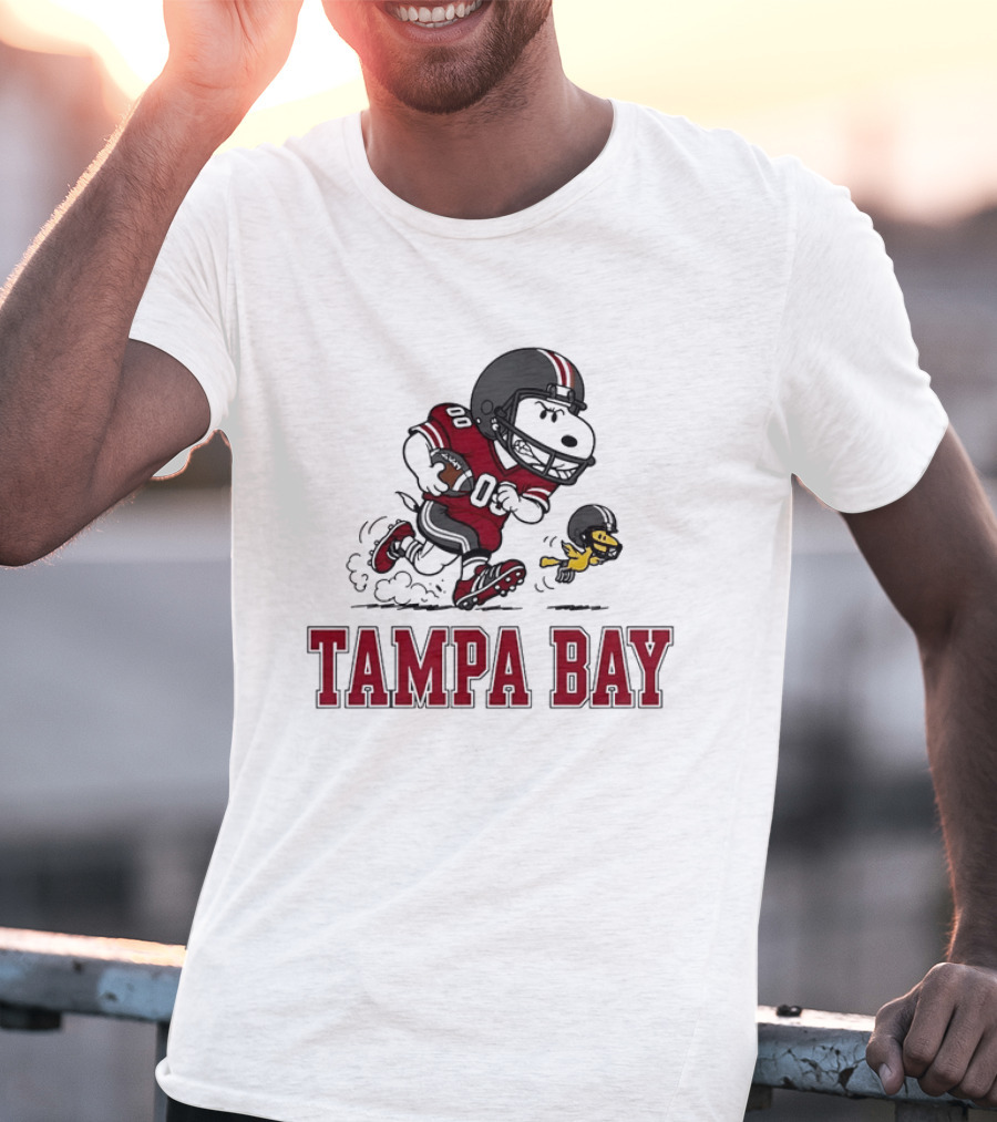 Tampa Bay Buccaneers Snoopy Woodstock Football Collaboration T-Shirt
