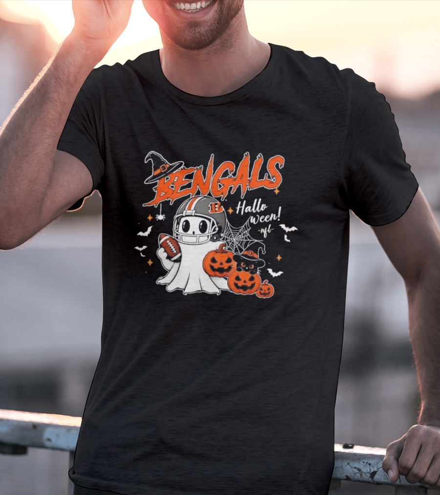 Bengals Halloween Ghost Football Pumpkin Helmets Spooky Scene T-Shirt