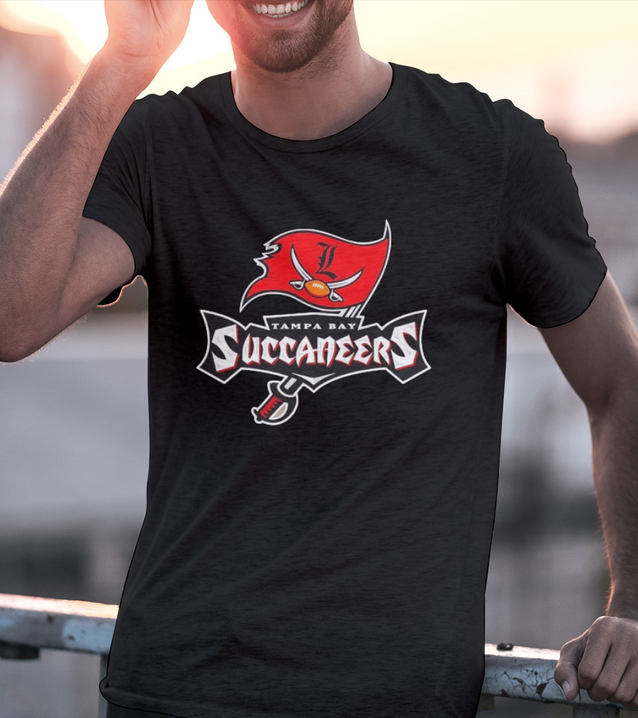 Tampa Bay Succaneers Football Pirate Flag Logo Sports Team T-Shirt