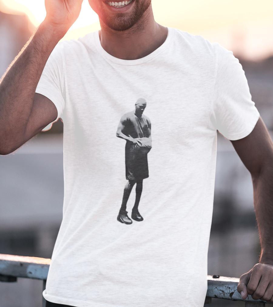 Michael Jordan Jumpman Chicago Bulls Statue T-Shirt