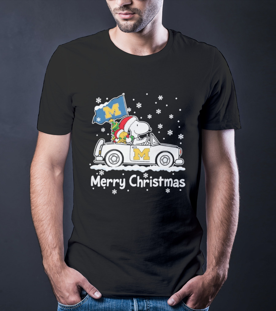 University Of Michigan Wolverines Snoopy Woodstock Christmas Car Flag Snowflakes T-Shirt