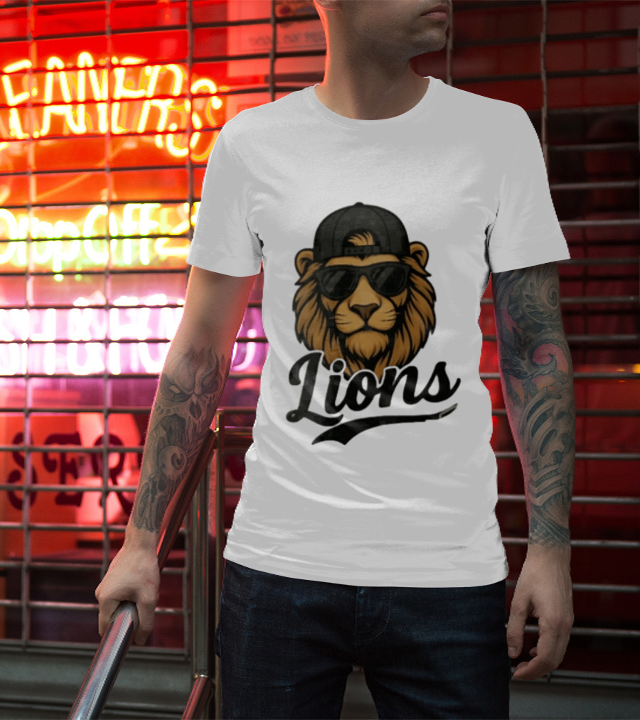Detroit Lions Cool Lion Wearing Shades And Cap T-Shirt