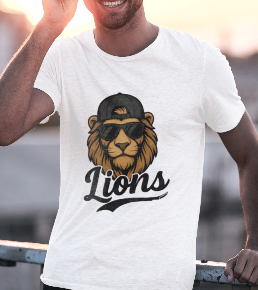 Detroit Lions Cool Lion Wearing Shades And Cap T-Shirt