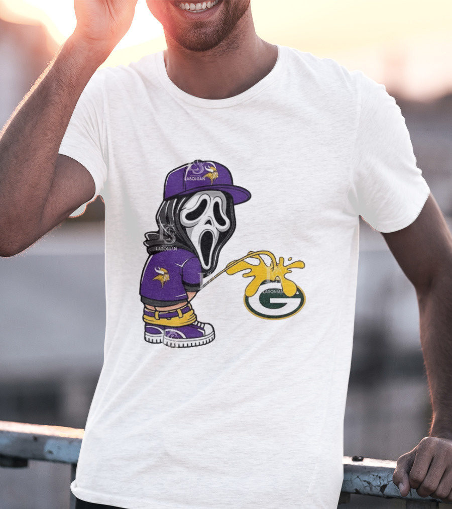 Minnesota Vikings Ghostface Piss On Green Bay Packers T-Shirt