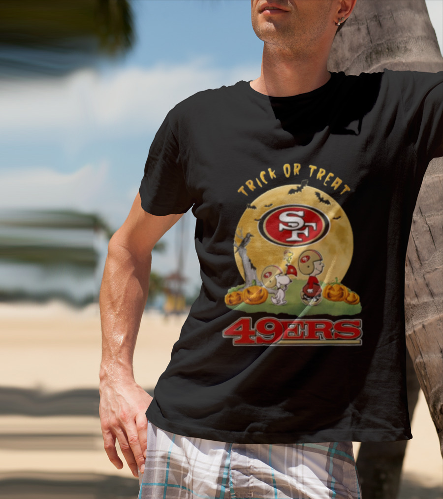 San Francisco 49ers Charlie Brown Trick Or Treat Halloween Peanuts Pumpkin Football T-Shirt
