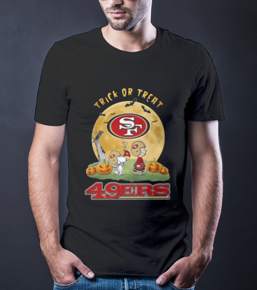San Francisco 49ers Charlie Brown Trick Or Treat Halloween Peanuts Pumpkin Football T-Shirt