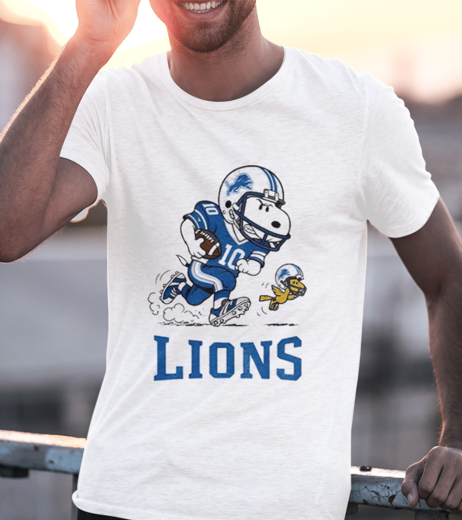 Detroit Lions Snoopy Woodstock Football Run T-Shirt