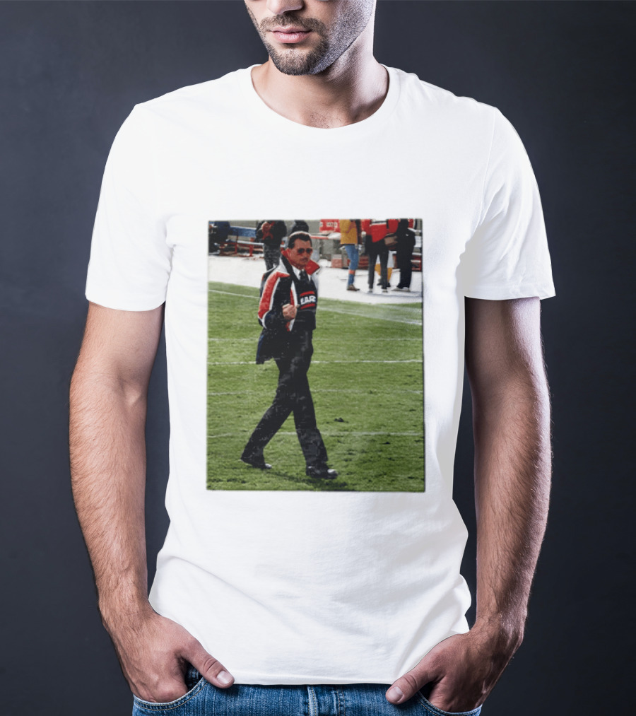 Mike Ditka Chicago Bears Coach Iconic Sideline Moment T-Shirt