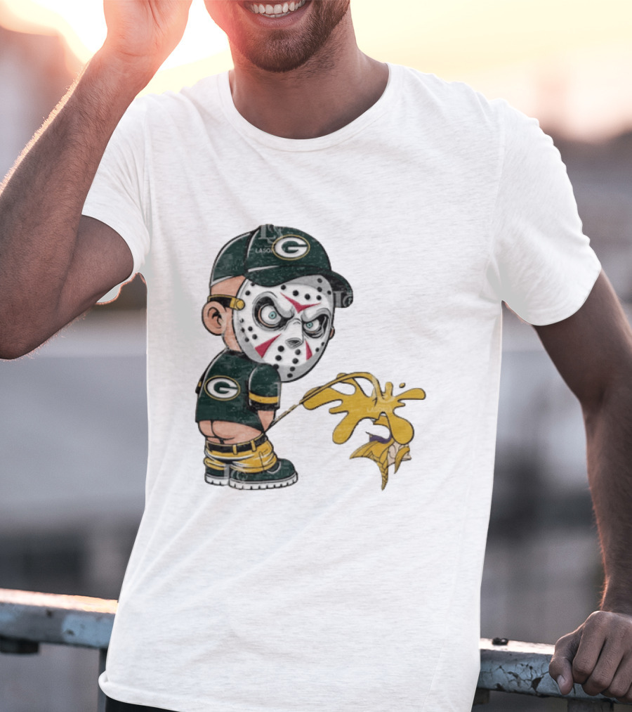 Green Bay Packers Jason Voorhees Piss On Minnesota Vikings Rivalry Humor T-Shirt