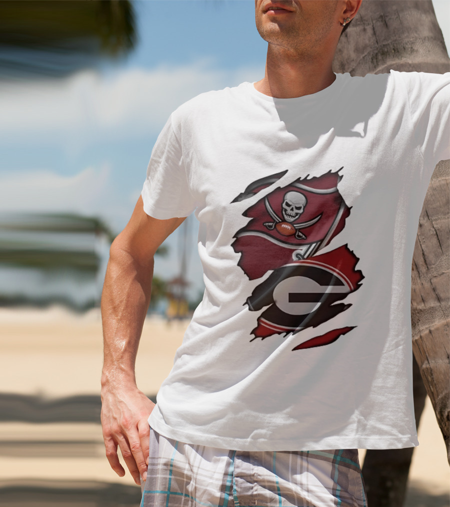 Tampa Bay Buccaneers Georgia Bulldogs Torn Fabric NCAA Collaboration T-Shirt