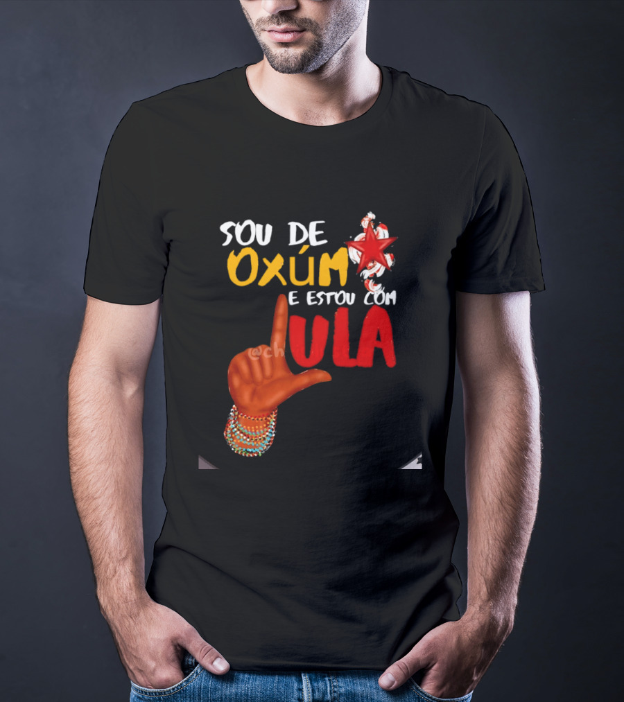 Sou De Oxúm E Estou Com Lula Oxum Brasil Beaded Hand Red Star T-Shirt