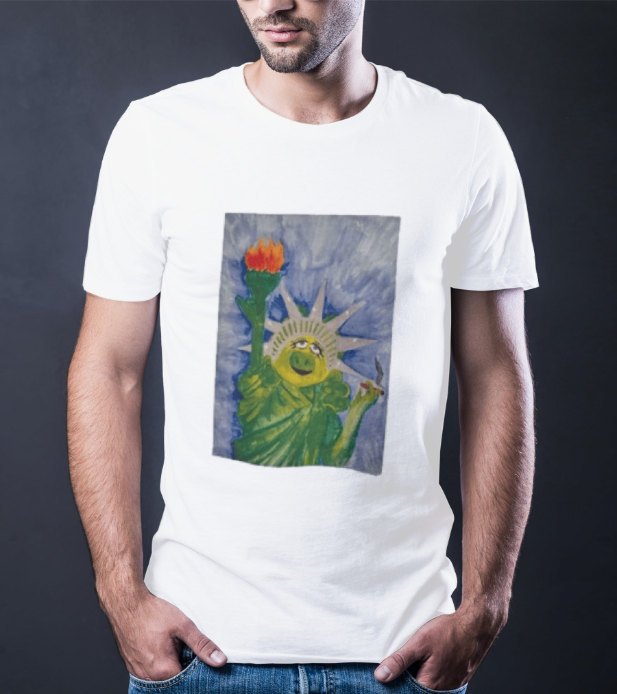 Miss Piggy Statue Of Liberty Muppets Smoking Statue T-Shirt
