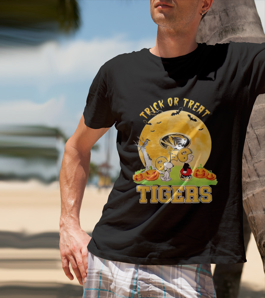 Trick Or Treat Snoopy Charlie Brown Missouri Tigers Halloween T-Shirt